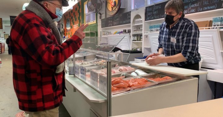 抓紧疫情防控 Fredericton著名农贸市场关闭部分摊位